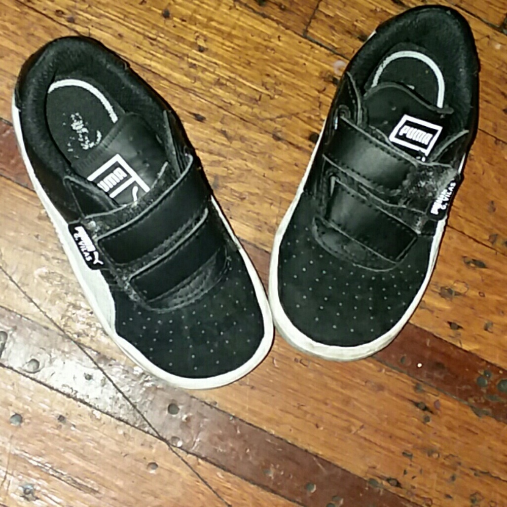 Sneakers - Picture 2 of 3